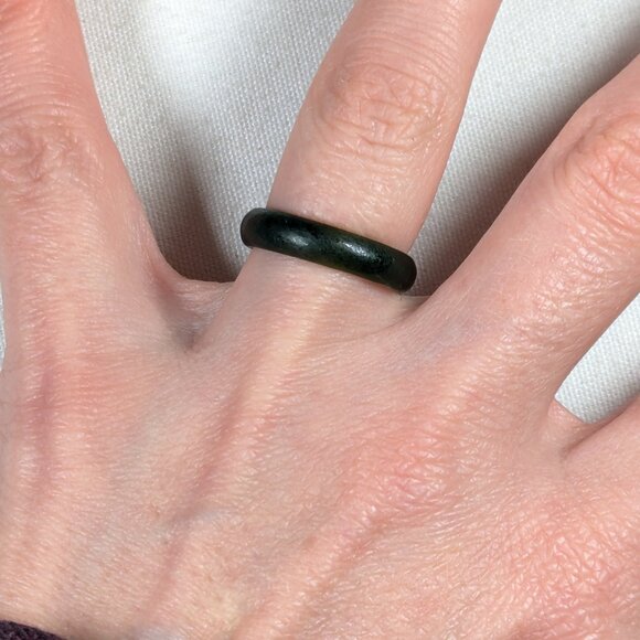 Green jade stone ring size 7, protection from harm good luck jewelry - Picture 8 of 10